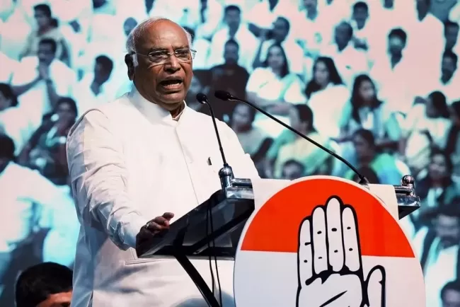 A Strong message of  Mallikarjun Kharge on the Eve of 76th Republic Day