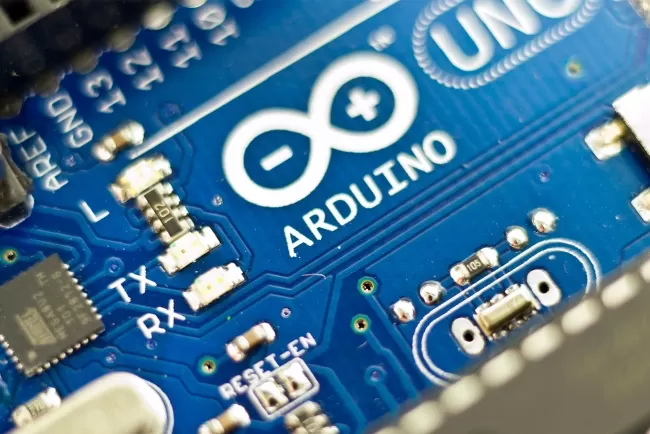 ARDUINO UNO: Dual Nature, Applications