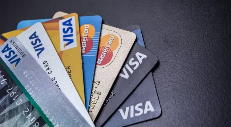 Credit Cards: Balancing the Pros and Cons...!!!