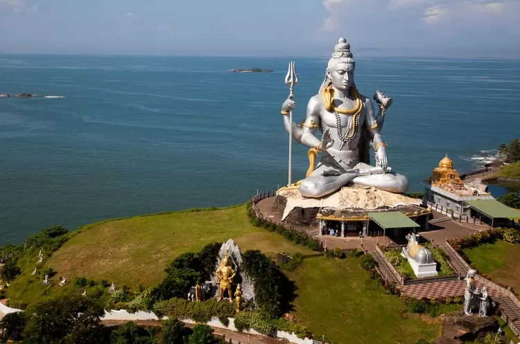 "Experience the Power of the Divine at Murudeshwar"