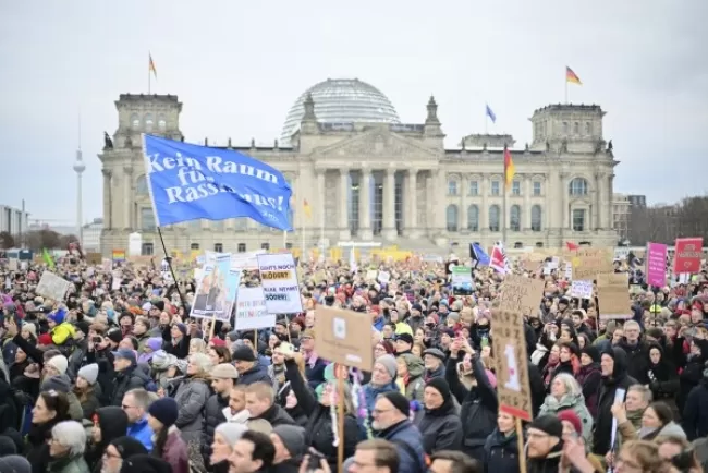 Protests Erupt in Berlin Over CDU's Cooperation with Far-Right AfD Party