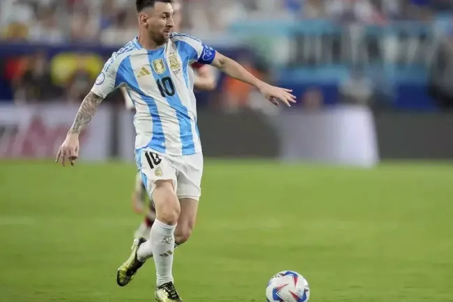 Lionel Messi: A Football Legend's Path to Greatness...!!!