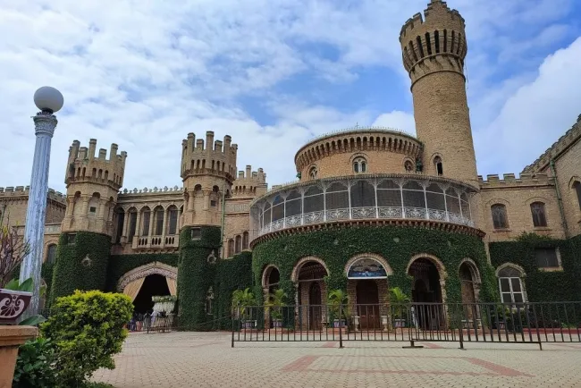 Exploring the Majestic Palaces of Bangalore: A Journey Through History and Architecture...!!!
