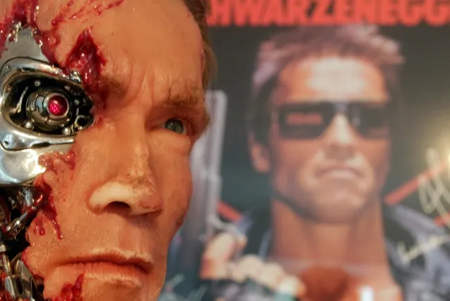 Self-Healing Robot Skin: A Step Closer to Real-Life Terminators