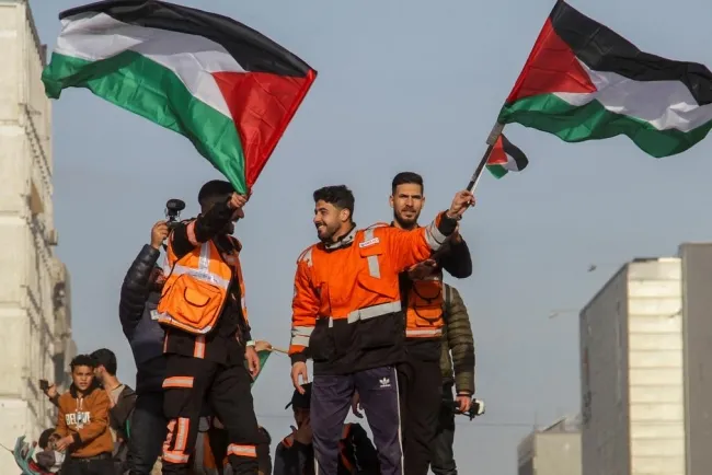 Israel-Hamas Ceasefire Talks Resume Amid Hostage Release Controversy