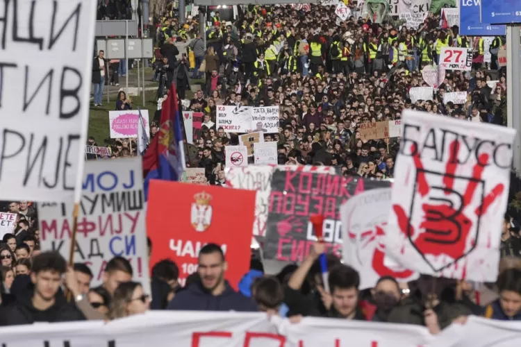 Thousands Protest in Serbia Following Railway Station Collapse  Student Demonstrators Block Bridges in Novi Sad