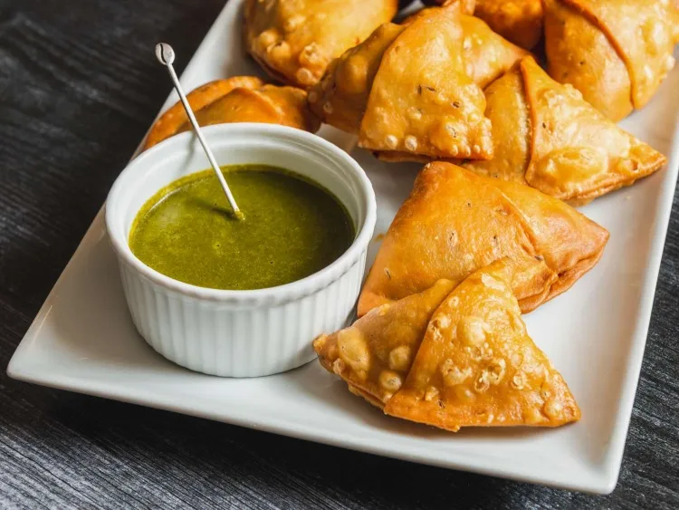 Savor the Flavors: A Guide to Delightful Samosas...!!!