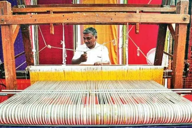 The Rich History of Handloom Weaving...!!!