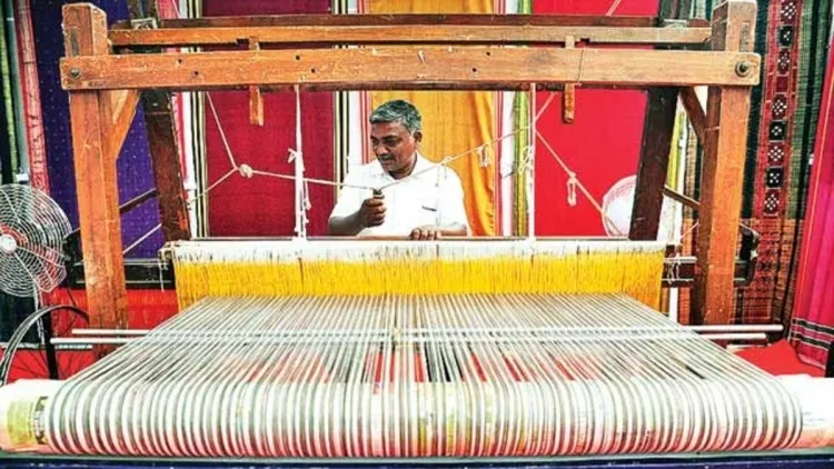 The Rich History of Handloom Weaving...!!!